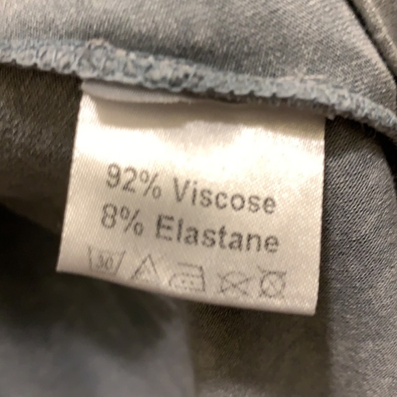 XL grey top, studded collar, funky pockets viscose & Elastane, looks like suede - Picture 5 of 5